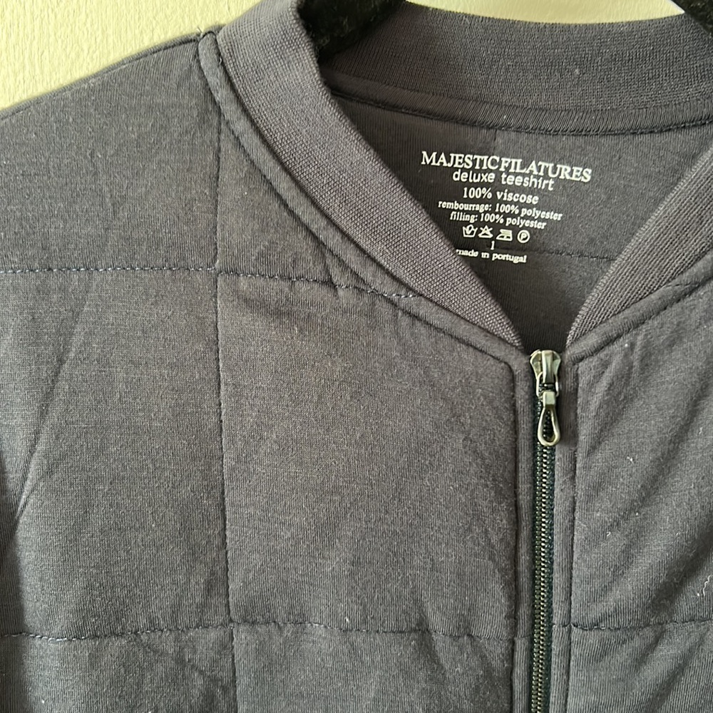 Zip up - Picture 2 of 5